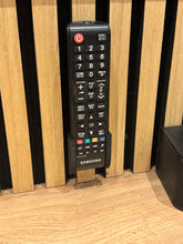 Lade das Bild in den Galerie-Viewer, Samsung TV Heimkino Fernbedienung Wandhalter