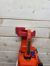 Lade das Bild in den Galerie-Viewer, Motorsäge Wandhalter Stihl Husqvarna