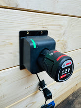 Lade das Bild in den Galerie-Viewer, Bosch Professional 12V Akku Ladegerät Wandhalter