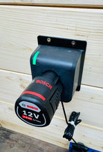 Lade das Bild in den Galerie-Viewer, Bosch Professional 12V Akku Ladegerät Wandhalter