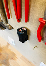 Lade das Bild in den Galerie-Viewer, 2x Bosch 12V Akkuhalter (stehend)