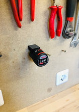 Lade das Bild in den Galerie-Viewer, 2x Bosch 12V Akkuhalter (liegend)