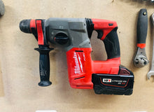 Lade das Bild in den Galerie-Viewer, Milwaukee 18V Bohrhammer Wandhalter
