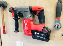 Lade das Bild in den Galerie-Viewer, Milwaukee 18V Bohrhammer Wandhalter