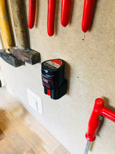 Lade das Bild in den Galerie-Viewer, 2x Milwaukee 12V Akkuhalter