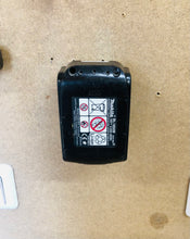 Lade das Bild in den Galerie-Viewer, 2x Makita 18V Akkuhalter