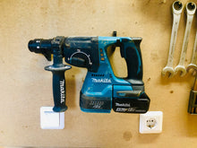 Lade das Bild in den Galerie-Viewer, Makita Bohrhammer Wandhalter