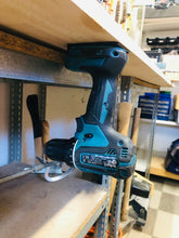 Lade das Bild in den Galerie-Viewer, 2x Makita 18V Gerätehalter