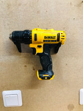 Lade das Bild in den Galerie-Viewer, DeWalt 10,8V Akkuschrauber Wandhalter