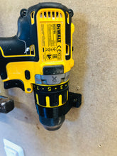 Lade das Bild in den Galerie-Viewer, DeWalt 18V Akkuschrauber Wandhalter