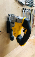 Lade das Bild in den Galerie-Viewer, DeWalt Stichsäge Wandhalter