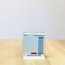 Lade das Bild in den Galerie-Viewer, GameBoy Halter