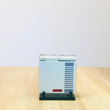 Lade das Bild in den Galerie-Viewer, GameBoy Halter