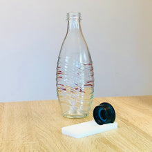 Lade das Bild in den Galerie-Viewer, Soda Stream Deckelhalter für Glasflaschen
