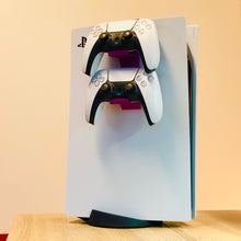 Lade das Bild in den Galerie-Viewer, PlayStation 5 2-fach Controllerhalter