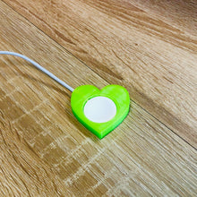 Lade das Bild in den Galerie-Viewer, Ladeform für Apple Watch Herzform