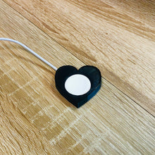 Lade das Bild in den Galerie-Viewer, Ladeform für Apple Watch Herzform