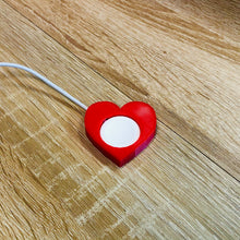 Lade das Bild in den Galerie-Viewer, Ladeform für Apple Watch Herzform