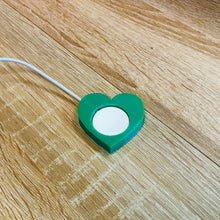 Lade das Bild in den Galerie-Viewer, Ladeform für Apple Watch Herzform