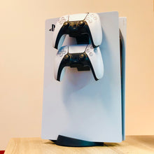 Lade das Bild in den Galerie-Viewer, PlayStation 5 2-fach Controllerhalter