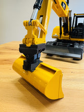 Lade das Bild in den Galerie-Viewer, Bruder Bagger Rototilt Rotator Tiltrotator Schwenkrotator Schaufel
