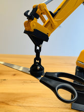 Lade das Bild in den Galerie-Viewer, Bruder Bagger Magnetsortierer Baggermagnet Abbruchmagnet Schrottmagnet Anbau
