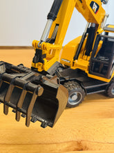 Lade das Bild in den Galerie-Viewer, Bruder Bagger CAT Adapter Frontlader Aufnahme Anbaugerät
