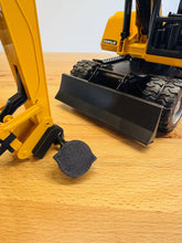 Lade das Bild in den Galerie-Viewer, Bruder Bagger Magnetsortierer Baggermagnet Abbruchmagnet Schrottmagnet Anbau

