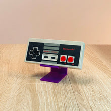 Lade das Bild in den Galerie-Viewer, Nintendo Entertainment System NES Controllerhalter
