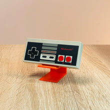 Lade das Bild in den Galerie-Viewer, Nintendo Entertainment System NES Controllerhalter
