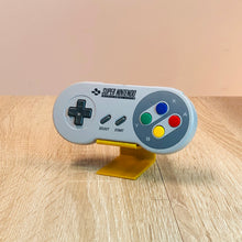 Lade das Bild in den Galerie-Viewer, Super Nintendo SNES Controllerhalter
