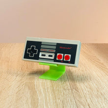 Lade das Bild in den Galerie-Viewer, Nintendo Entertainment System NES Controllerhalter
