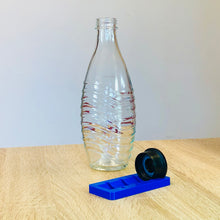 Lade das Bild in den Galerie-Viewer, Soda Stream Deckelhalter für Glasflaschen
