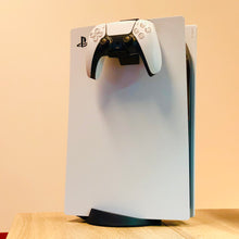 Lade das Bild in den Galerie-Viewer, PlayStation 5 Controllerhalter
